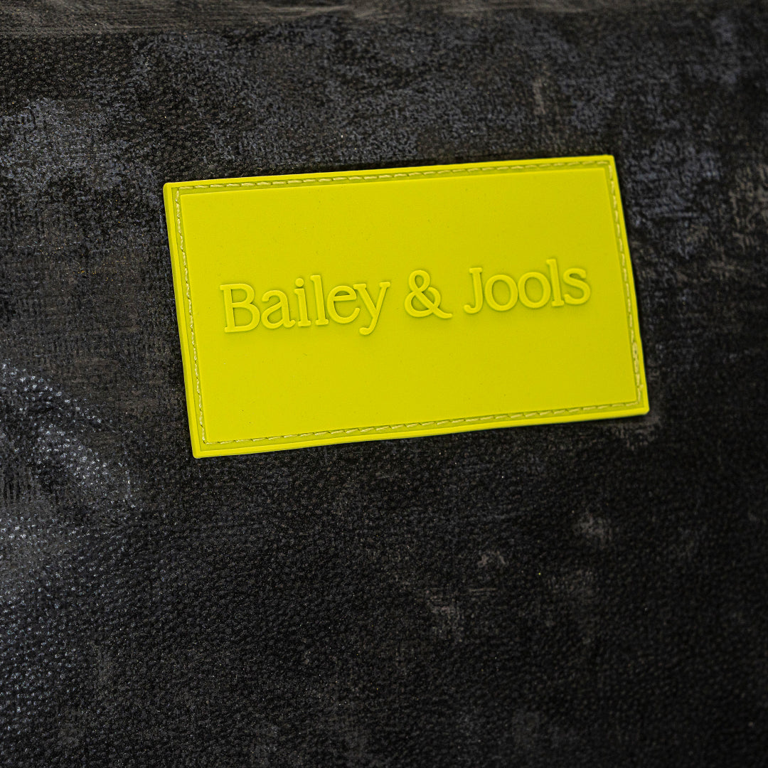 Large Pouch - Noir Chic